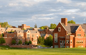 塔夫特中学
The Taft School

塔夫特中学是美国一所非常优秀的私立寄宿中学。学校旨在培养全面的人才。在过去的一百多年间，全校约有28% 的学生考入美国常春藤联盟的大学和三大文理学院。