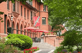 劳伦斯维尔高中
The Lawrenceville School

The Lawrenceville School是一所男女同校的寄宿制中学。不仅为学生提供良好的教育，更希望把他们培养成活跃地、有思想的社会一分子。 学校的18个部门科系共开设有将近300门课程的学习。是当之无愧的全美高中TOP10。