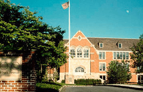 韦伯中学
The webb school

韦伯中学位于美国加州洛杉矶，是一所世界闻名的实行男女同校教育制度的顶尖私立大学预科寄宿学校，排名前30。韦伯中学能够为学生提供**的教育，因此在全世界享有很高的名望。