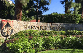 哈佛西湖学校
Harverd-Westlakes

哈佛西湖高中是一所男女混合的走读制大学预备学校，带有教堂。位于市区的校园临近洛杉矶，占地26英亩，有11所建筑。学校是由NAIS，加利福尼亚州教育部批准的私立学校。私立高中TOP10